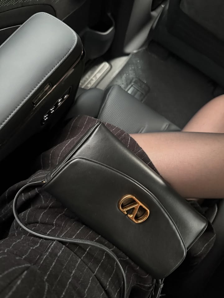 เจน - รมิดา จีรนรภัทร