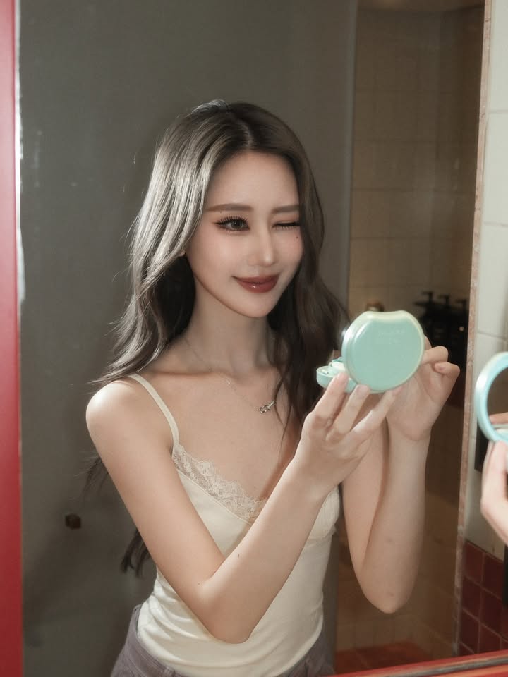 เจน - รมิดา จีรนรภัทร