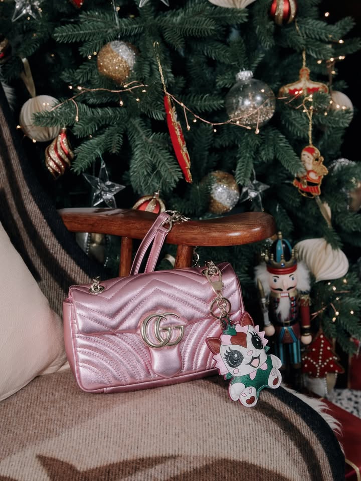 เจน - รมิดา จีรนรภัทร