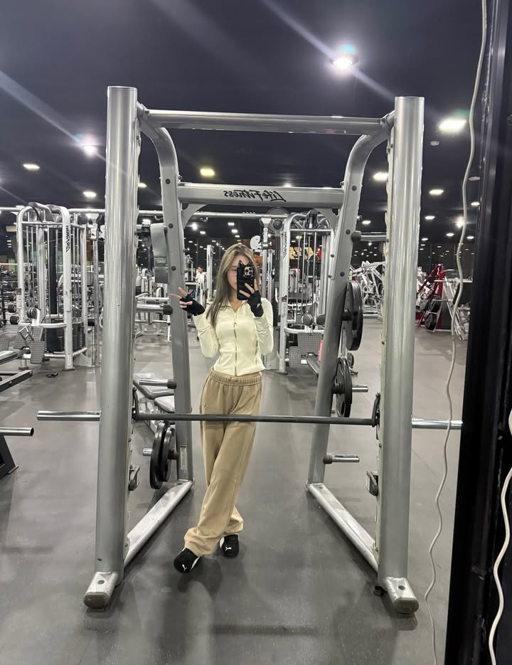 เจน - รมิดา จีรนรภัทร