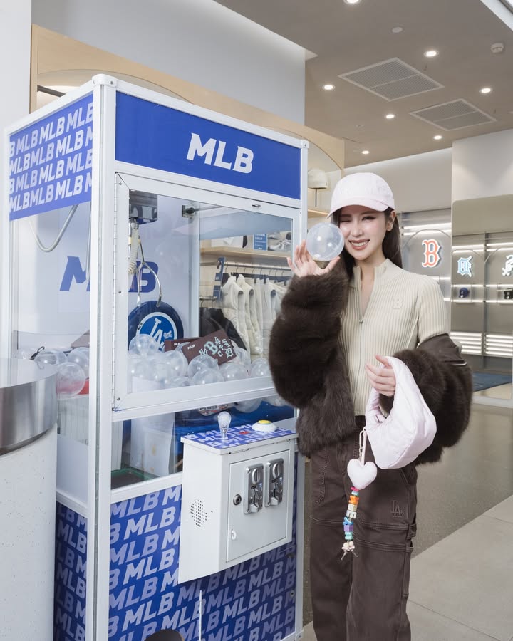 เจน - รมิดา จีรนรภัทร