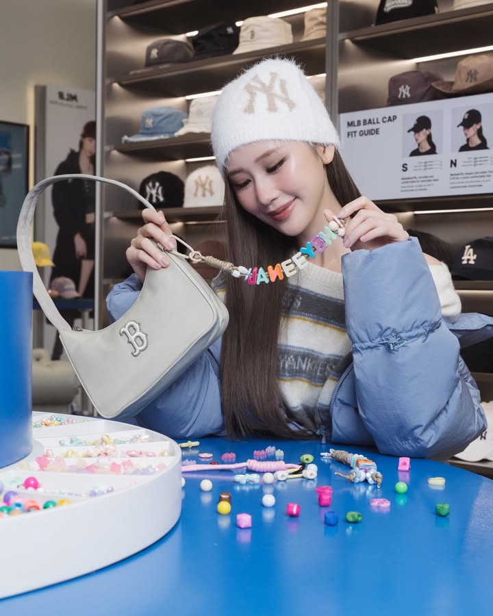 เจน - รมิดา จีรนรภัทร