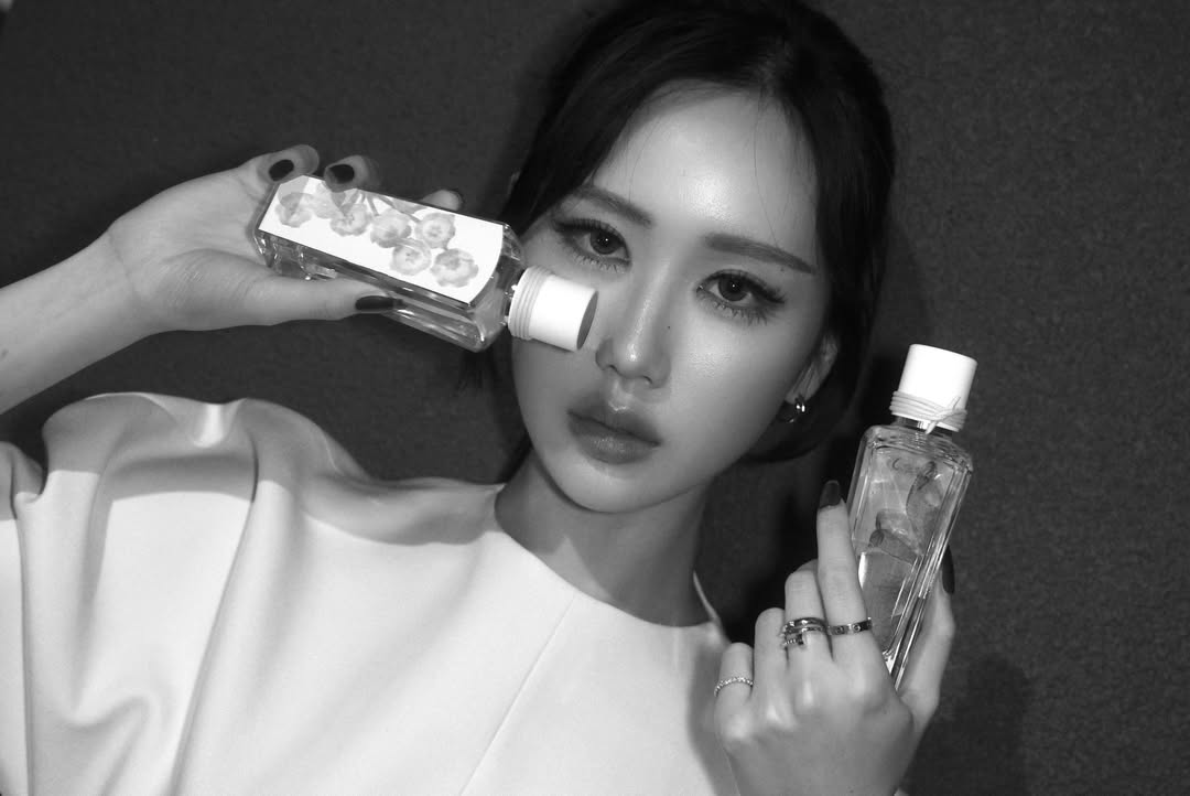 เจน - รมิดา จีรนรภัทร