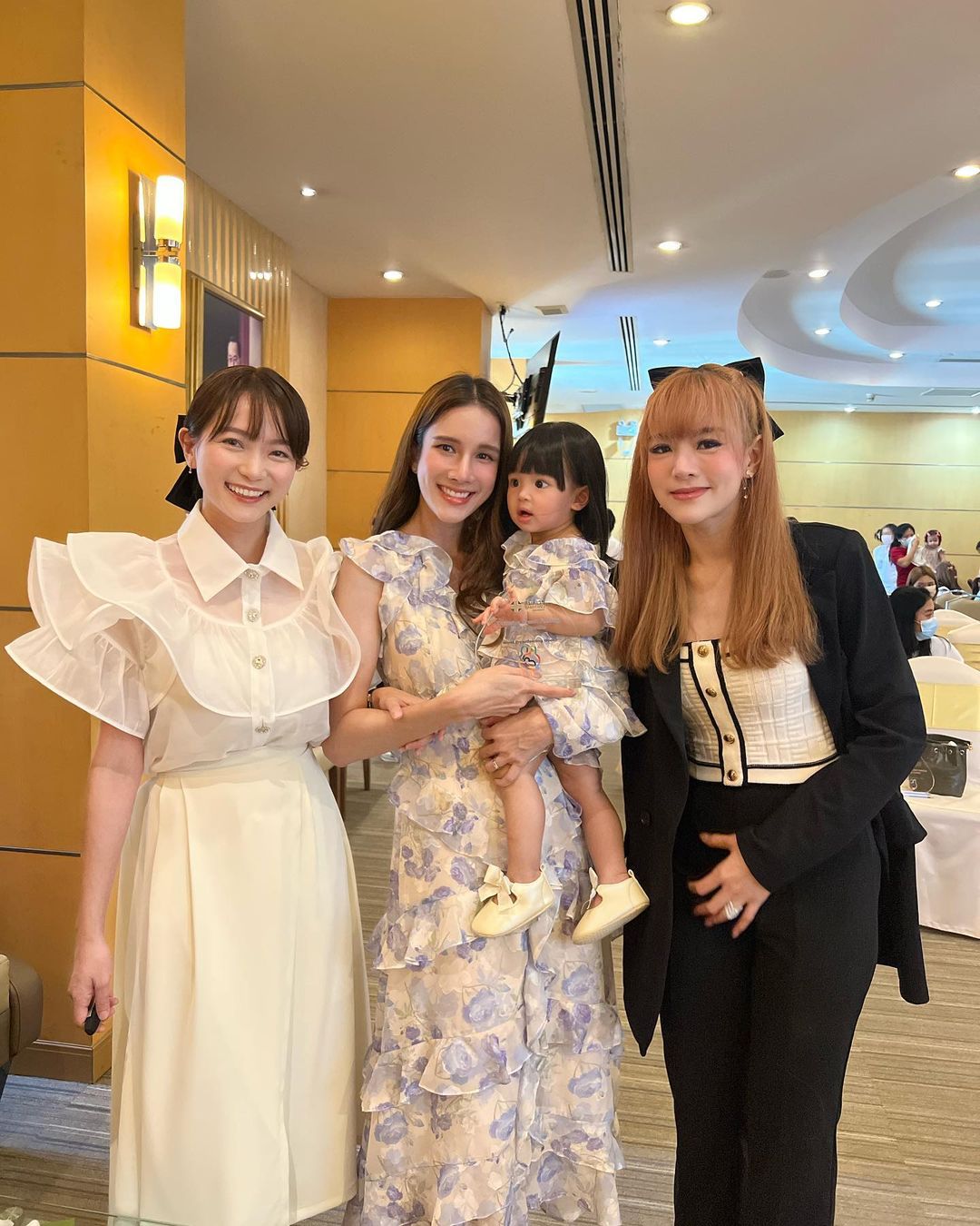 เนย - ปภาดา กลิ่นสุมาลย์
