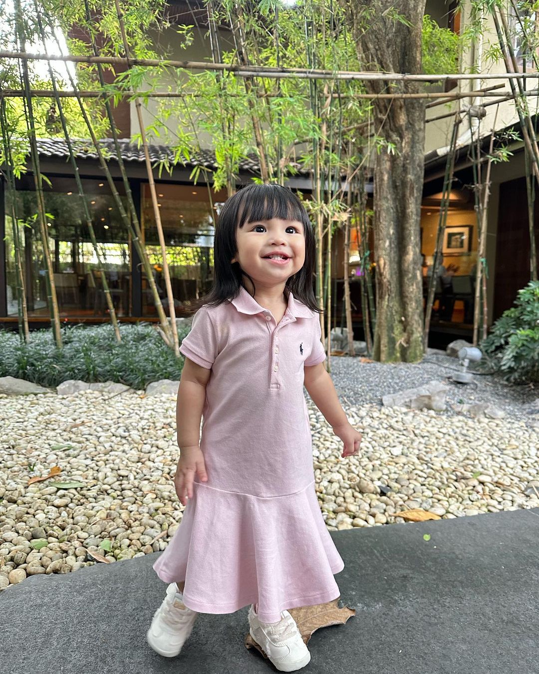 เนย - ปภาดา กลิ่นสุมาลย์