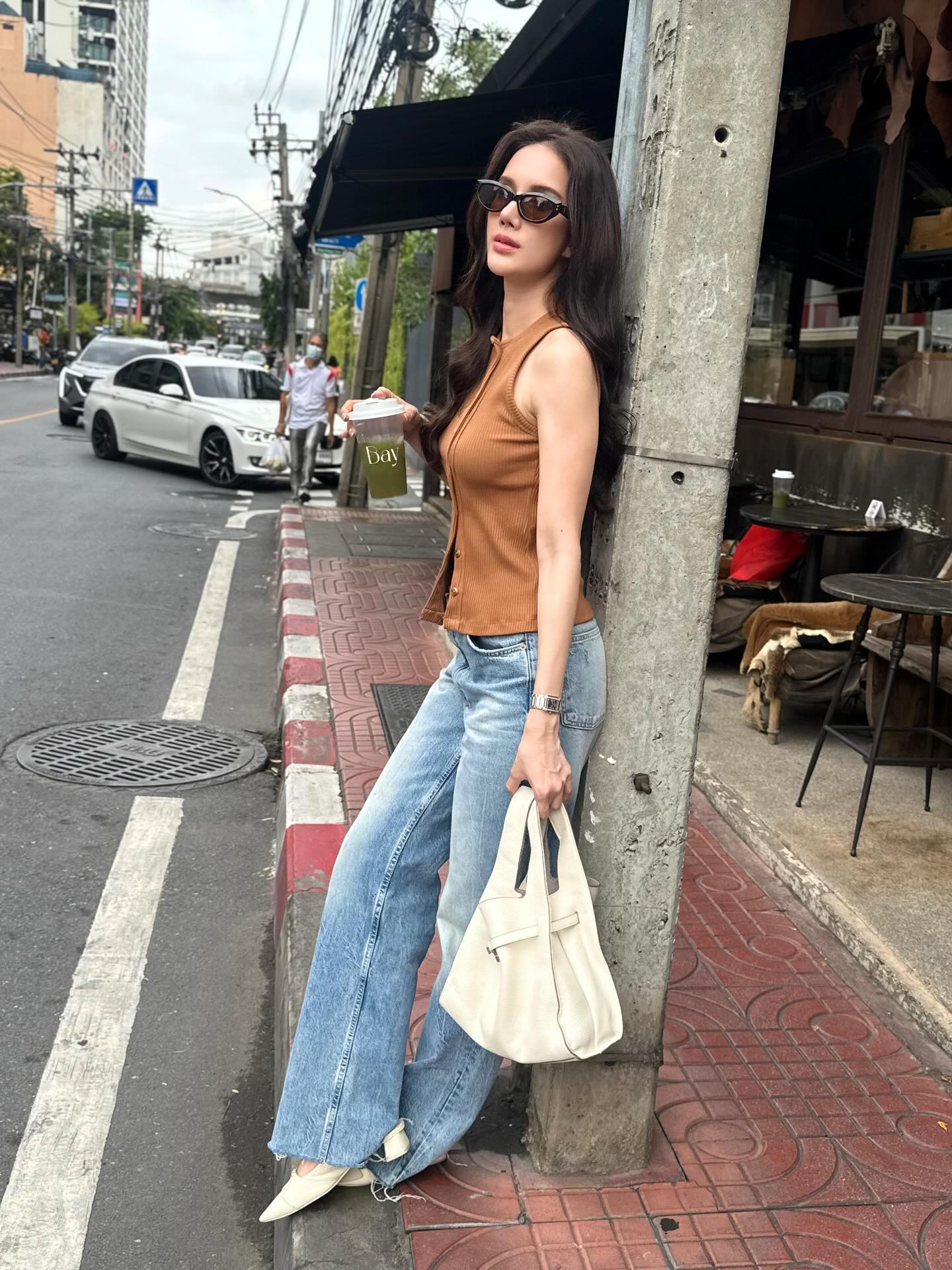 เนย - ปภาดา กลิ่นสุมาลย์