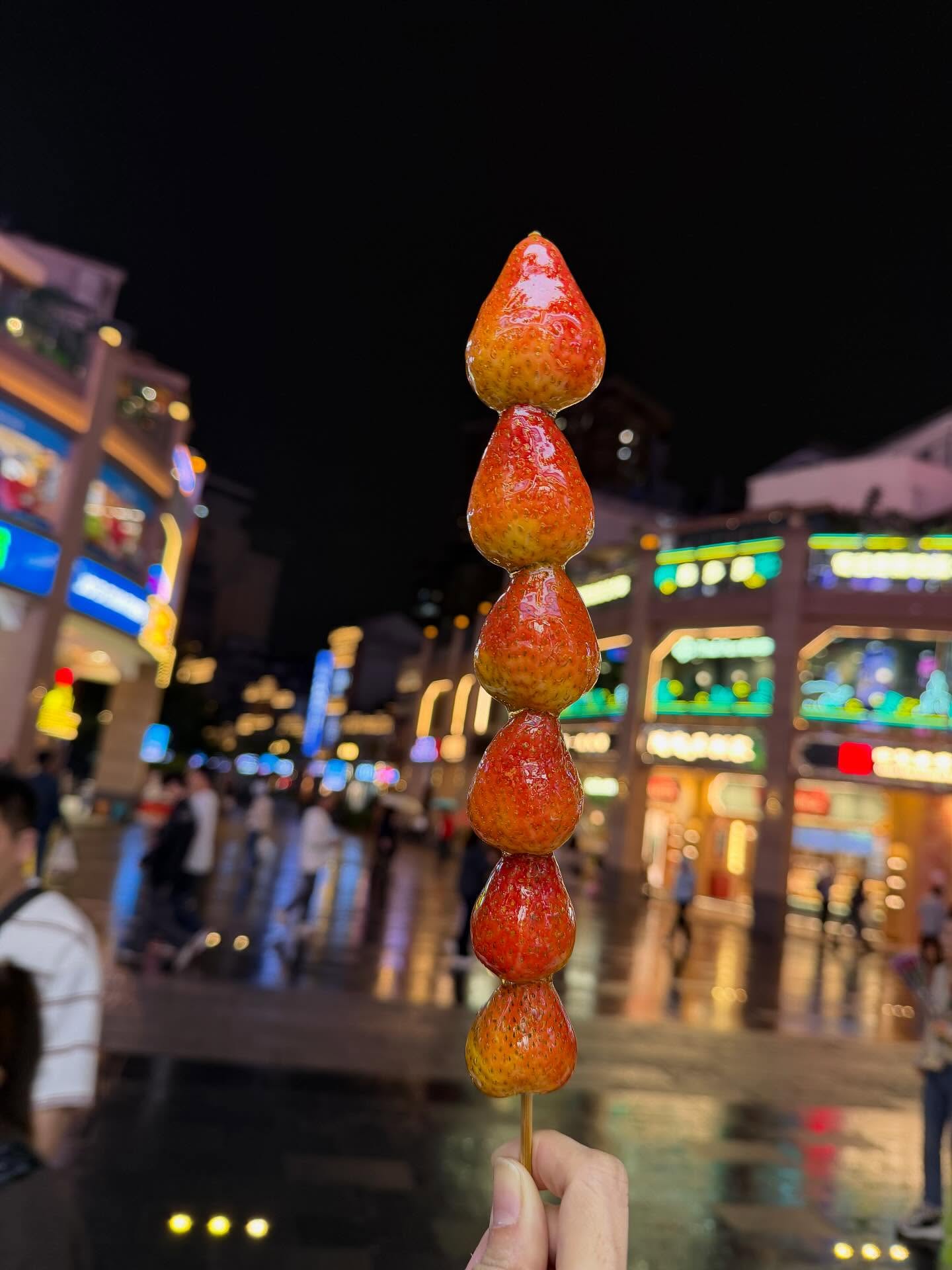 เนย - ปภาดา กลิ่นสุมาลย์