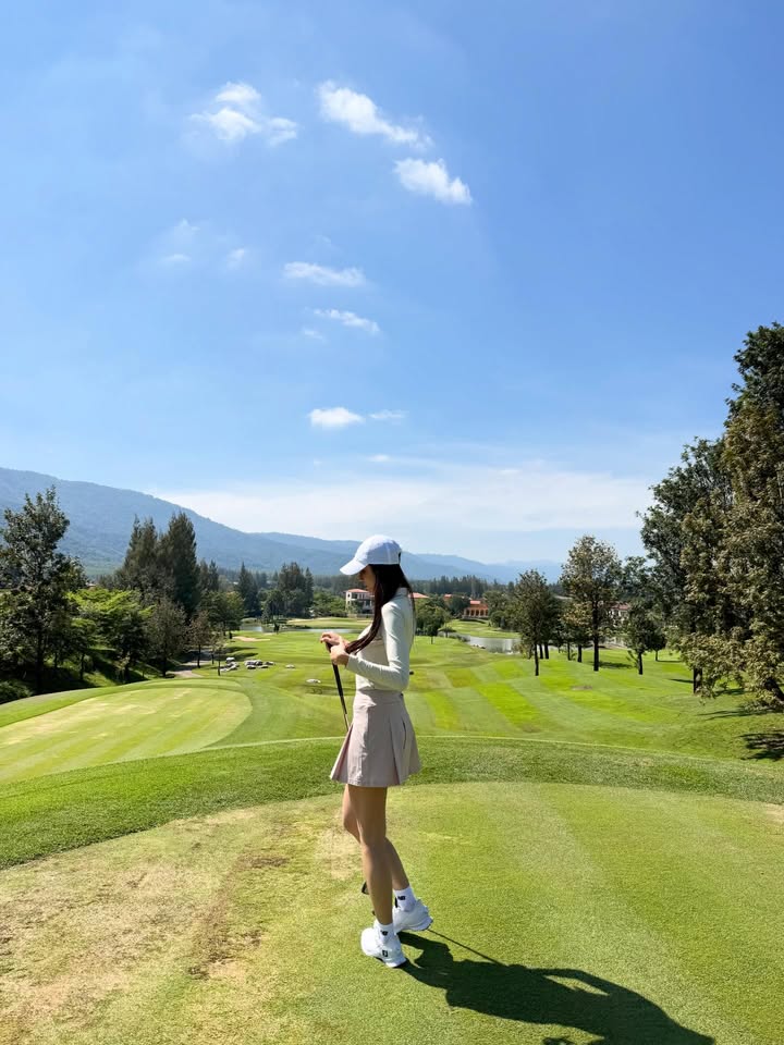 เนย - ปภาดา กลิ่นสุมาลย์