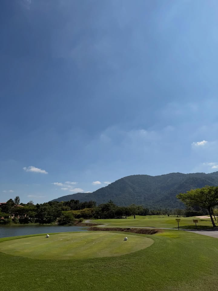 เนย - ปภาดา กลิ่นสุมาลย์