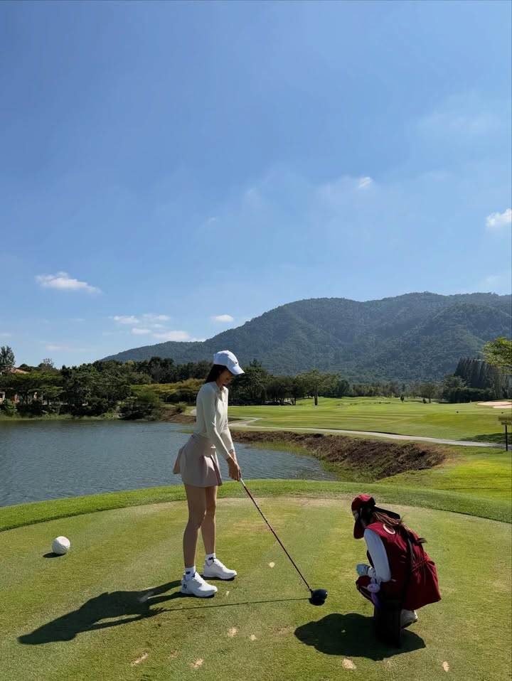 เนย - ปภาดา กลิ่นสุมาลย์