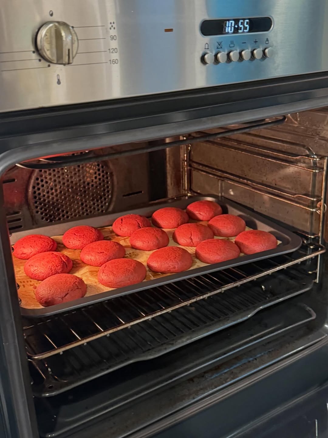 เนย - ปภาดา กลิ่นสุมาลย์