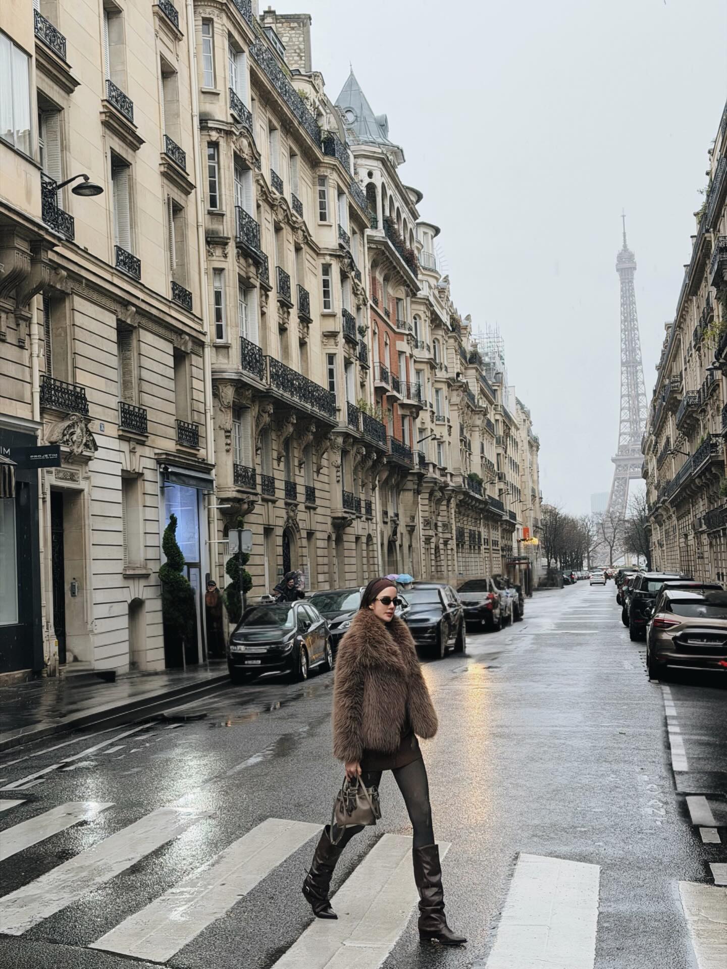 เนย - ปภาดา กลิ่นสุมาลย์