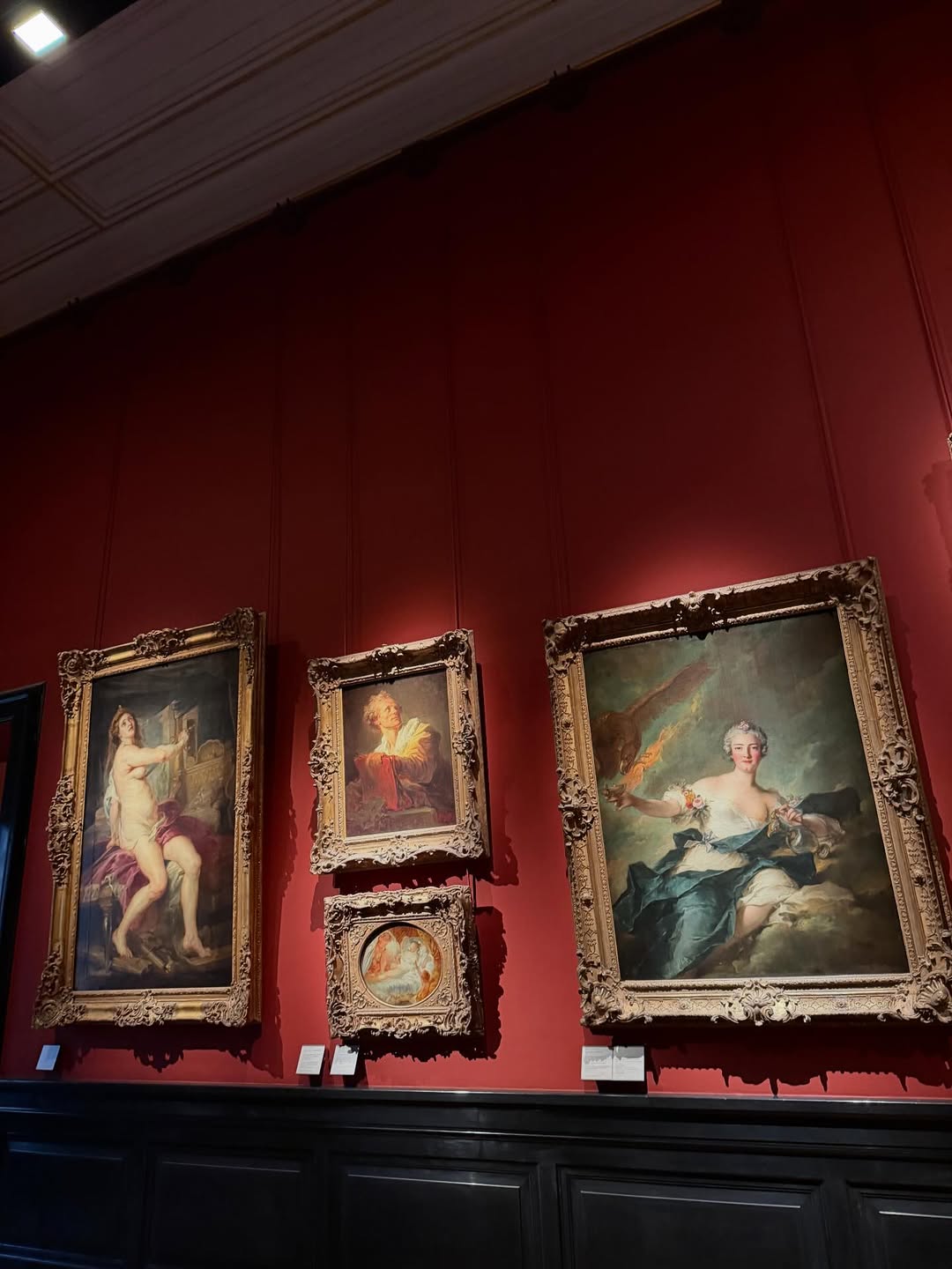 เนย - ปภาดา กลิ่นสุมาลย์