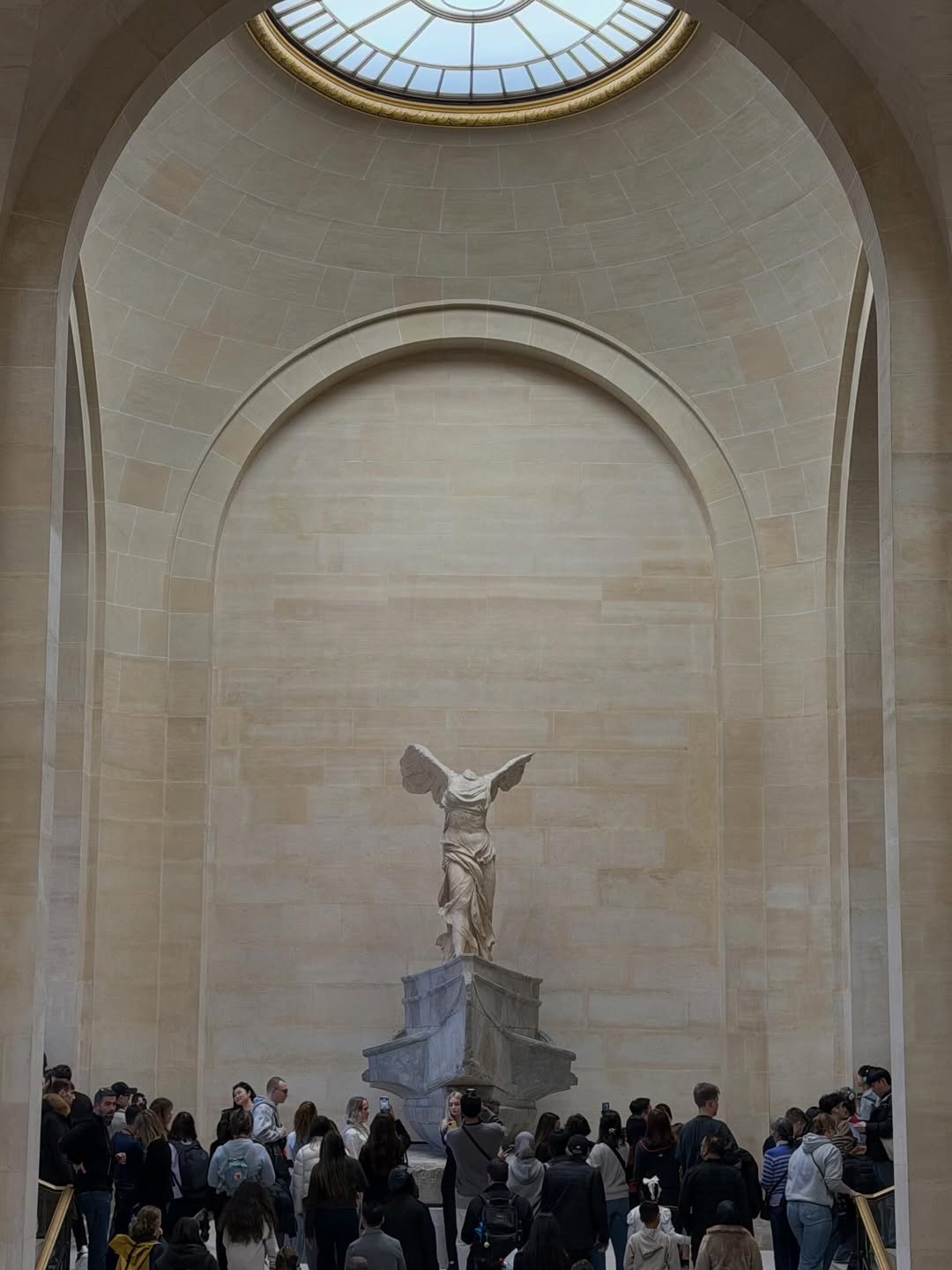 เนย - ปภาดา กลิ่นสุมาลย์