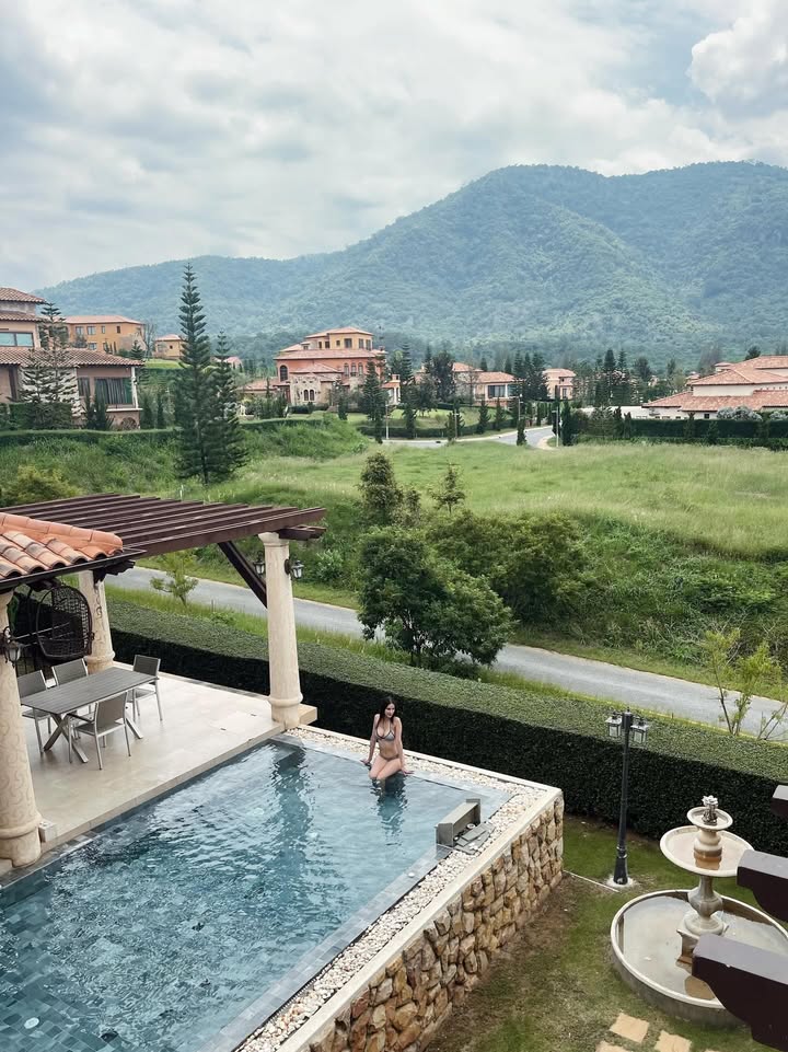 เนย - ปภาดา กลิ่นสุมาลย์