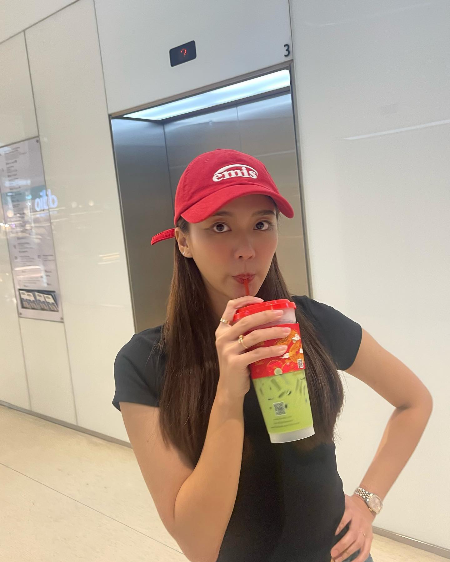 แพรวา - ณิชาภัทร ฉัตรชัยพลรัตน์
