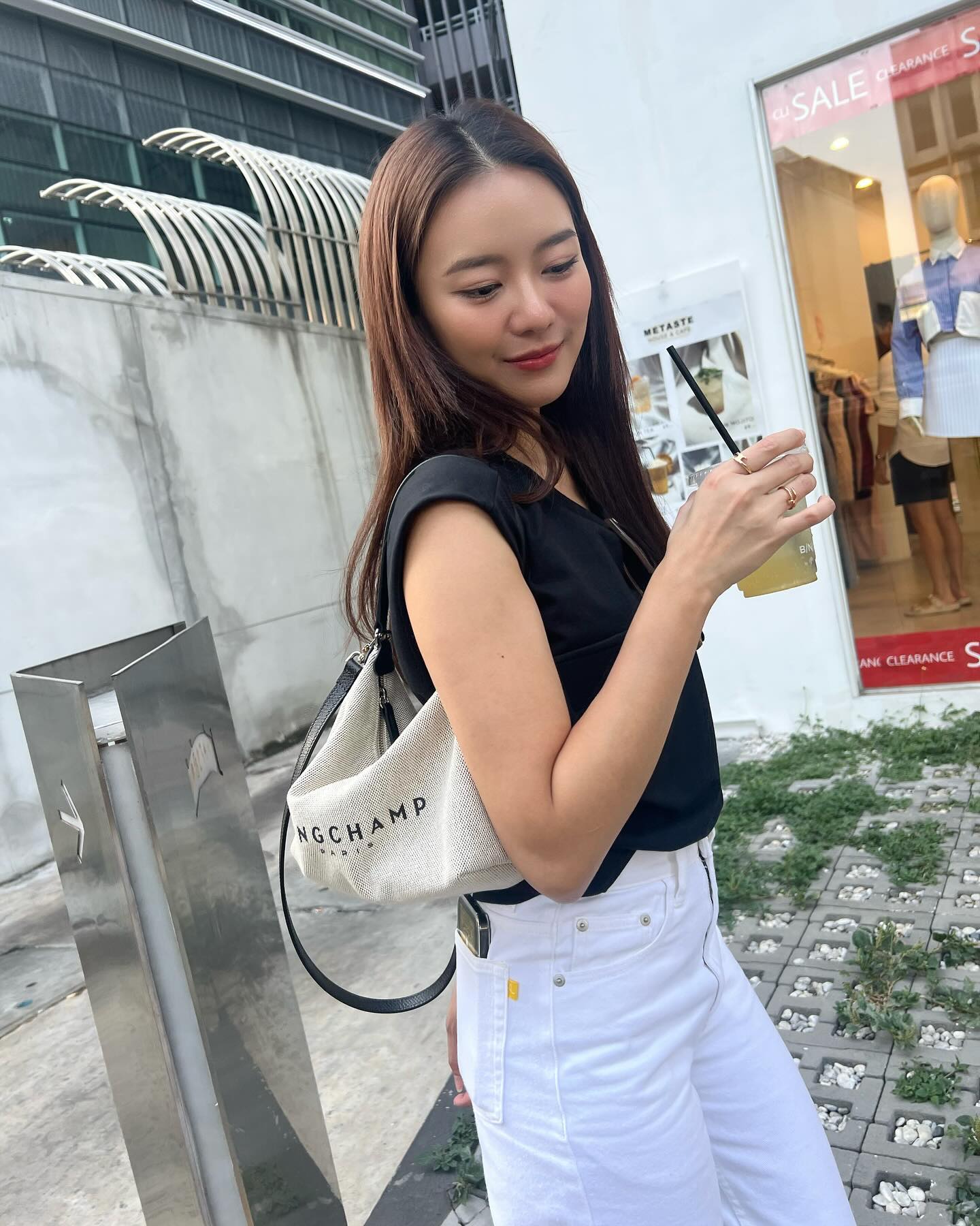 แพรวา - ณิชาภัทร ฉัตรชัยพลรัตน์