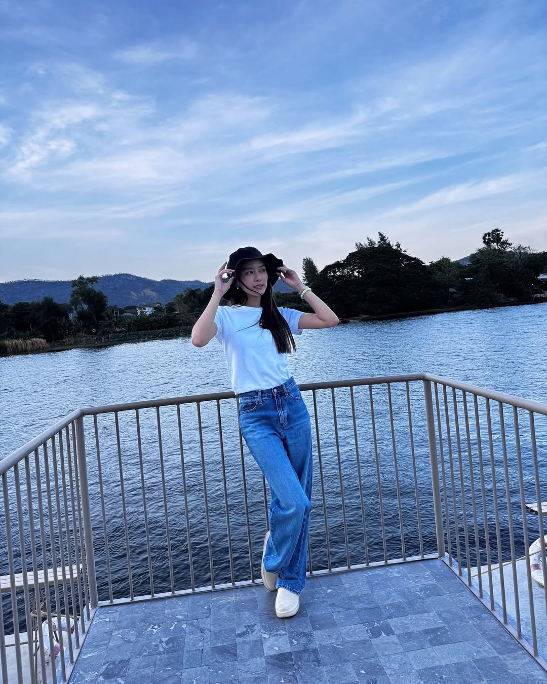 แพรวา - ณิชาภัทร ฉัตรชัยพลรัตน์