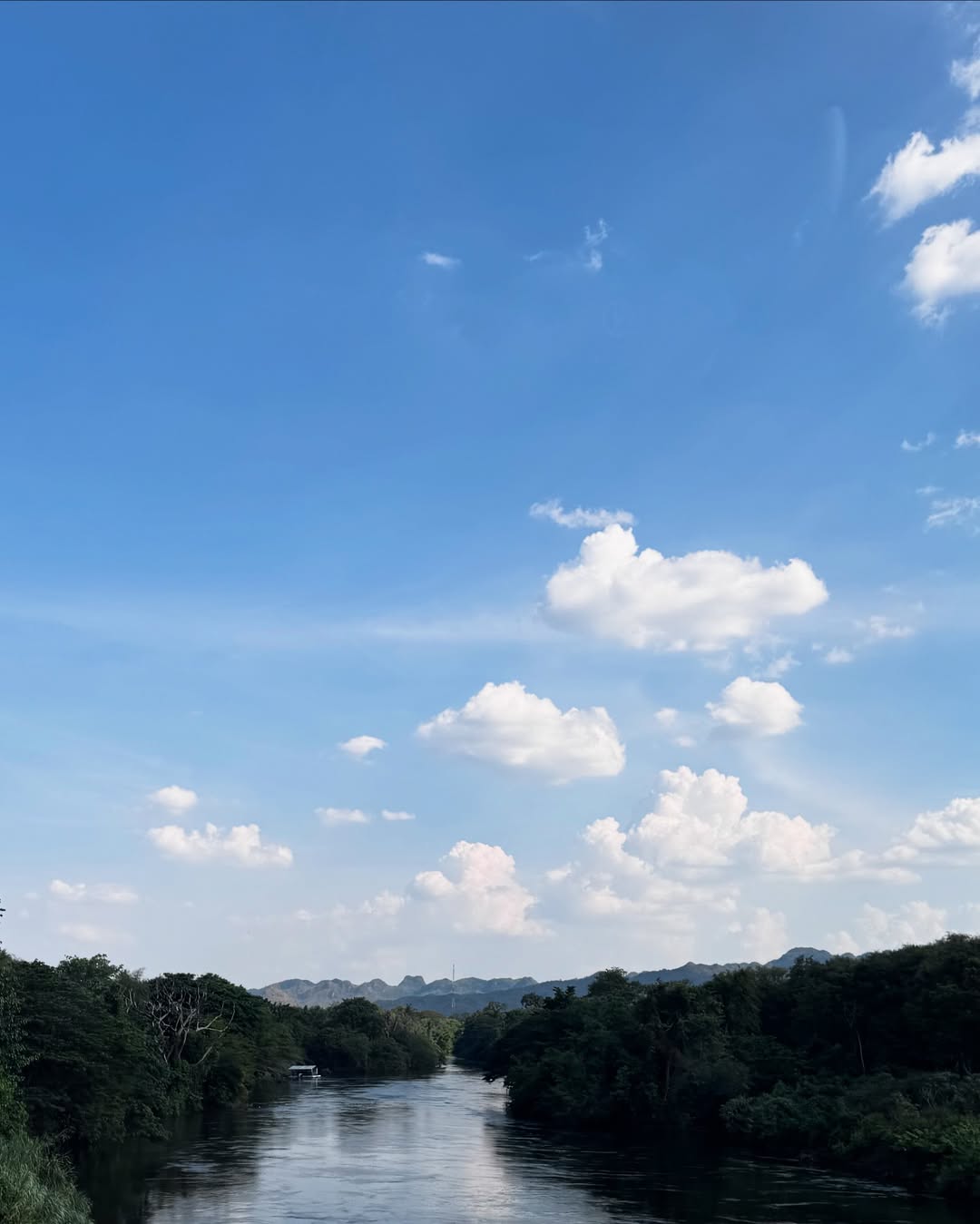 แพรวา - ณิชาภัทร ฉัตรชัยพลรัตน์