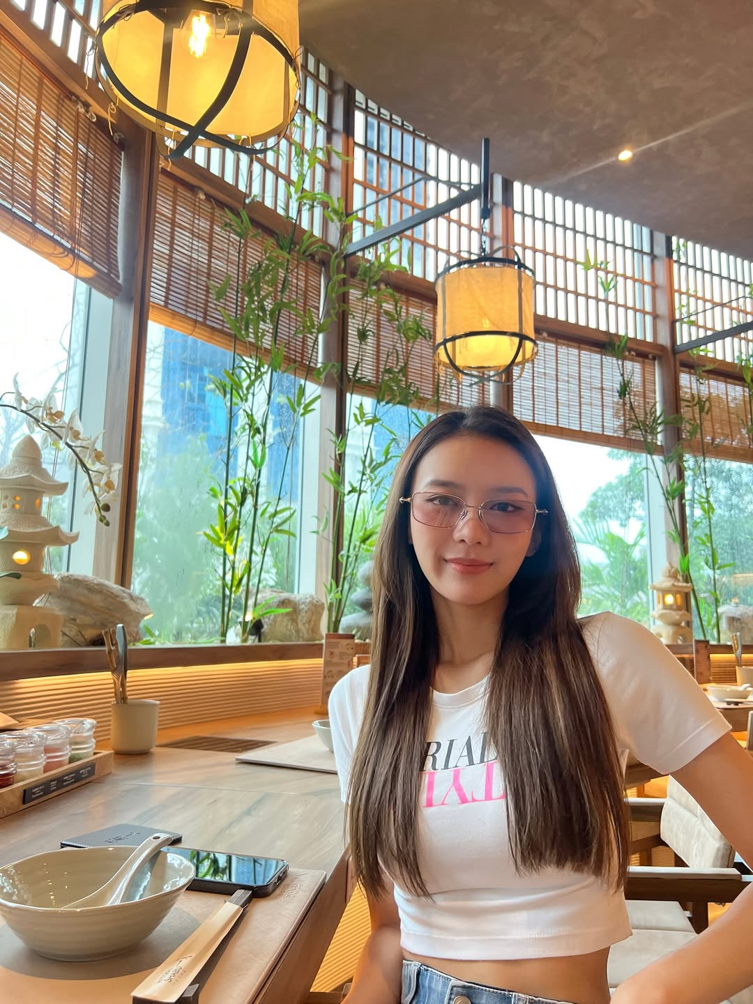 แพรวา - ณิชาภัทร ฉัตรชัยพลรัตน์