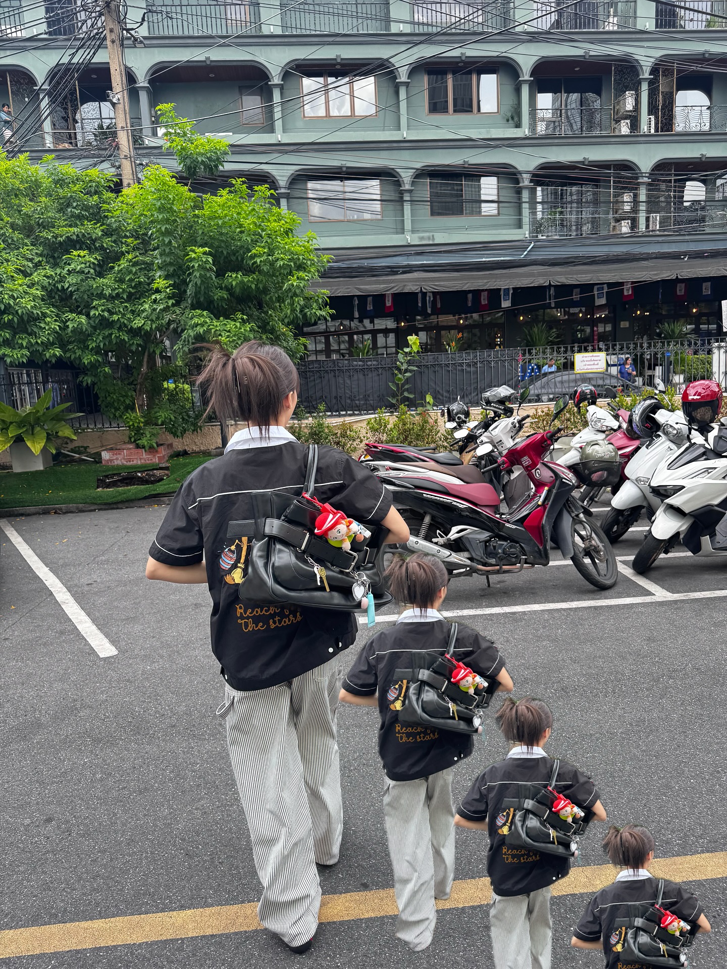 แพรวา - ณิชาภัทร ฉัตรชัยพลรัตน์