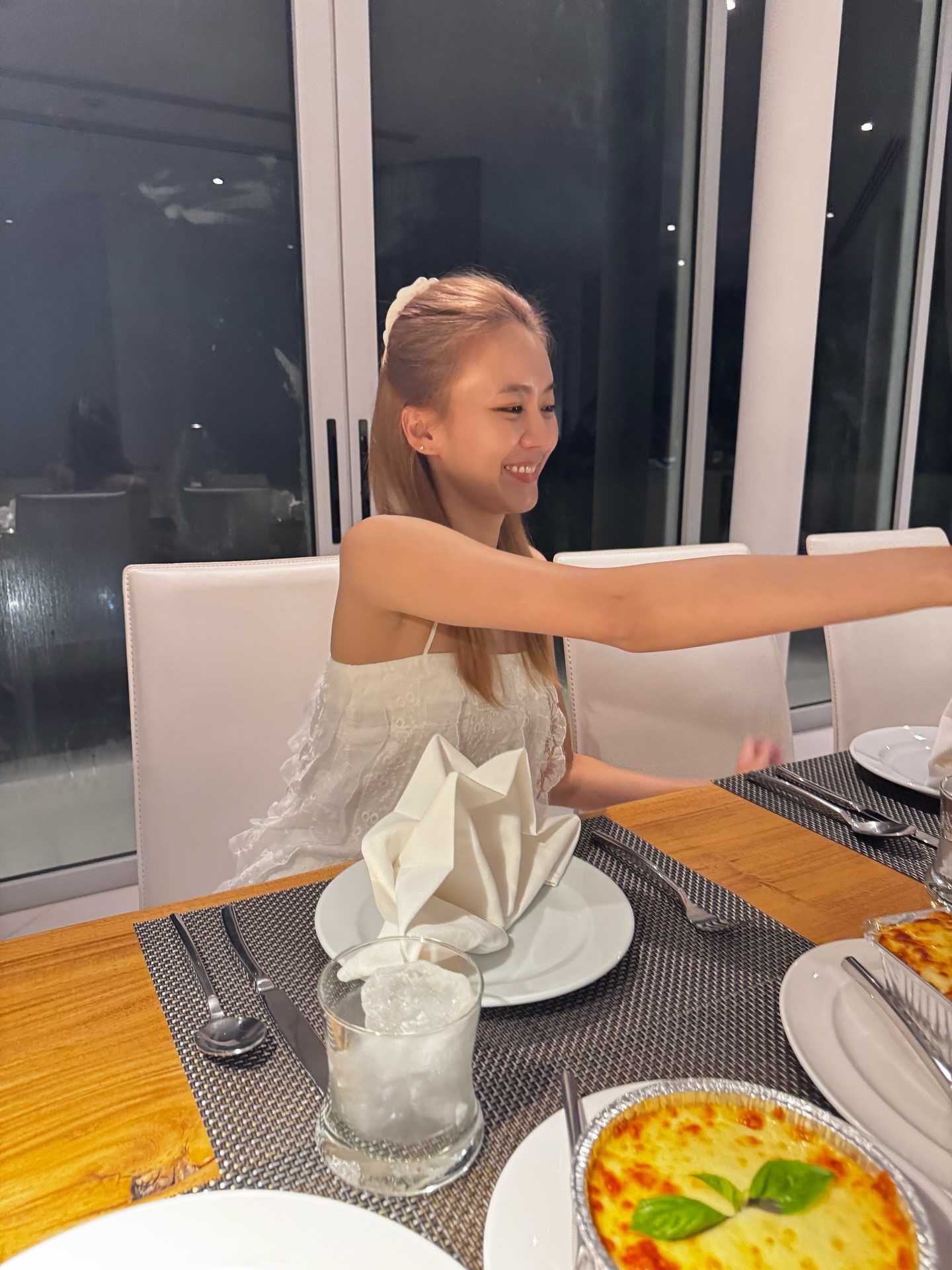 แพรวา - ณิชาภัทร ฉัตรชัยพลรัตน์