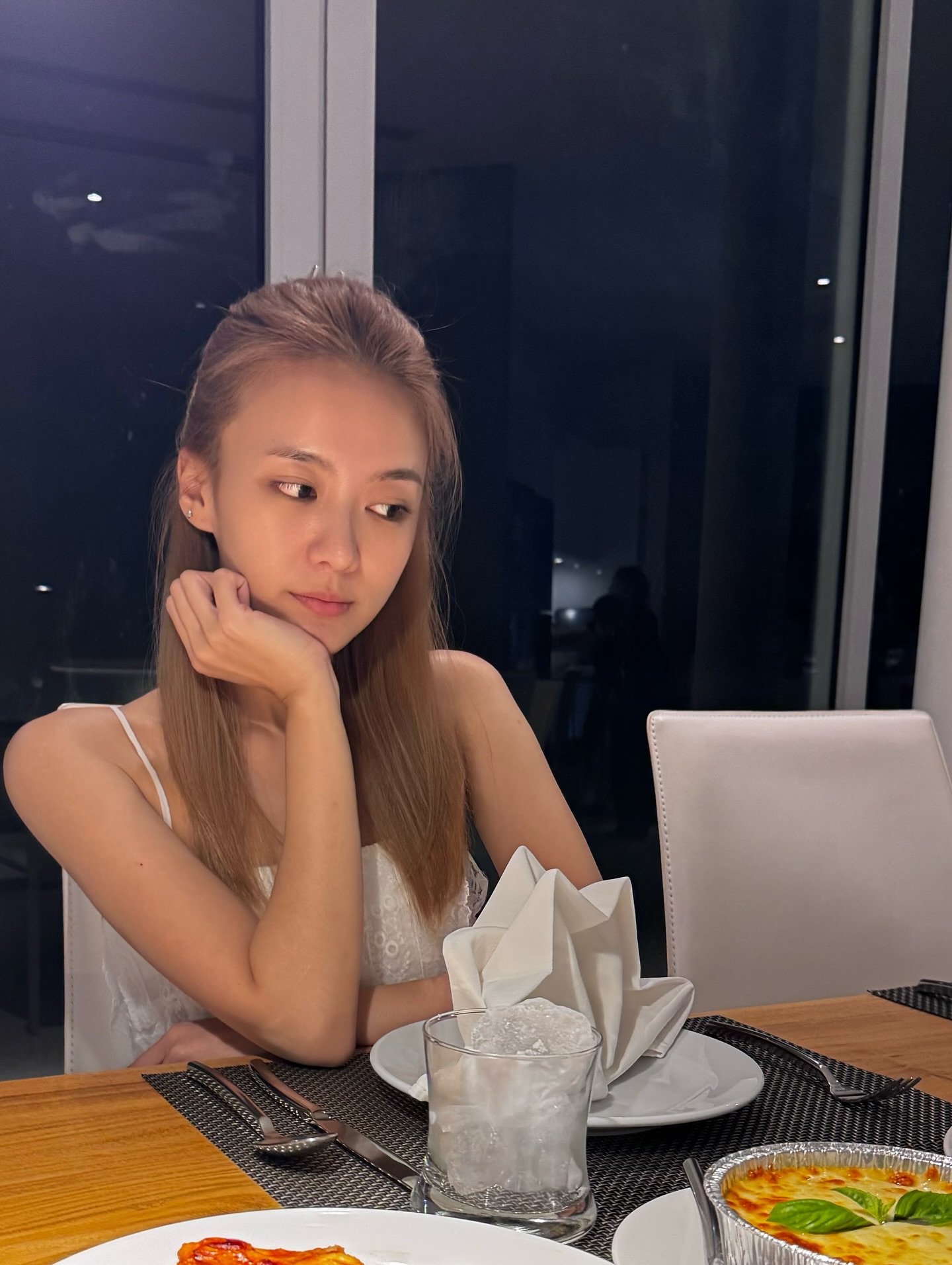 แพรวา - ณิชาภัทร ฉัตรชัยพลรัตน์