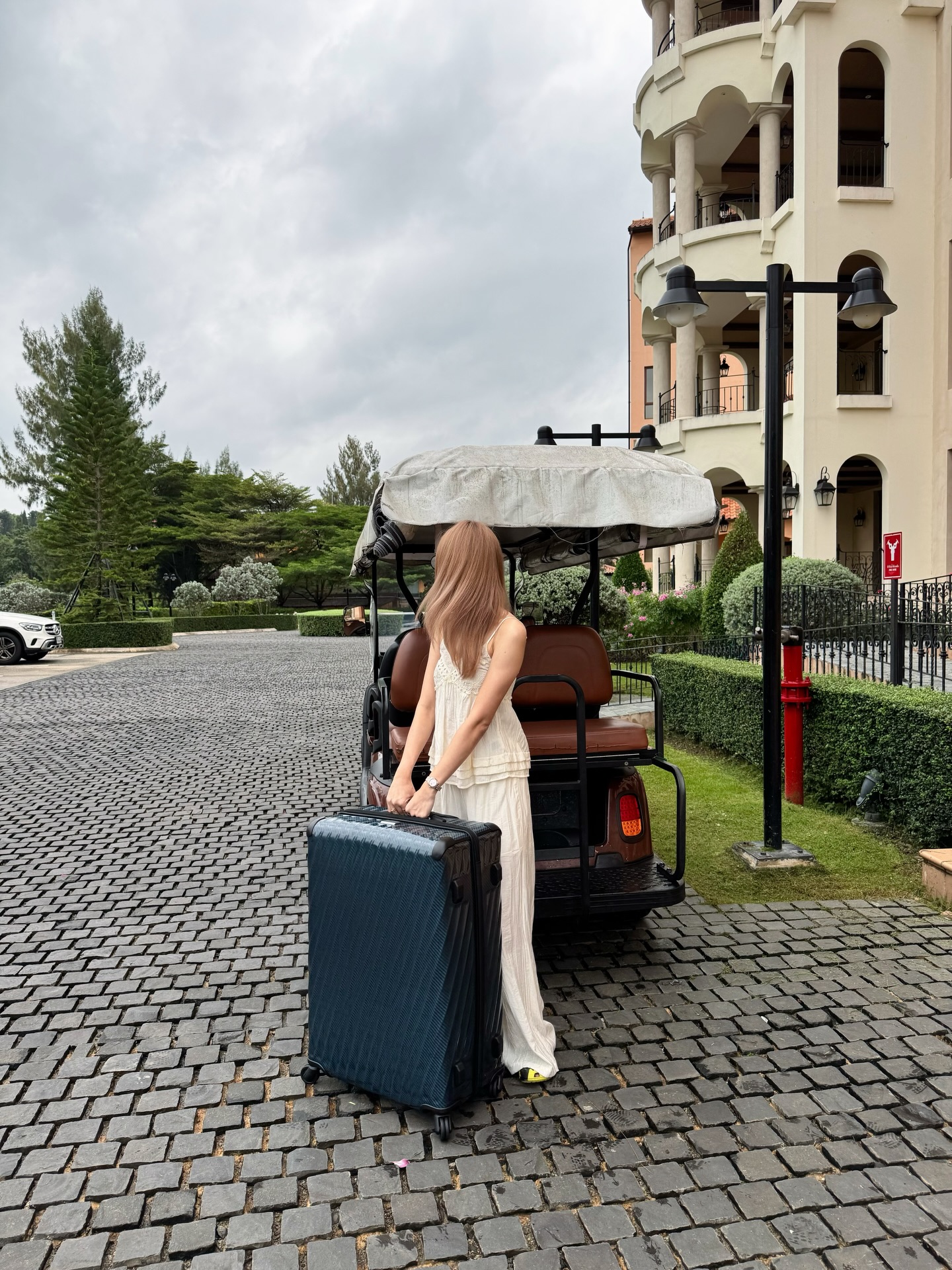 แพรวา - ณิชาภัทร ฉัตรชัยพลรัตน์