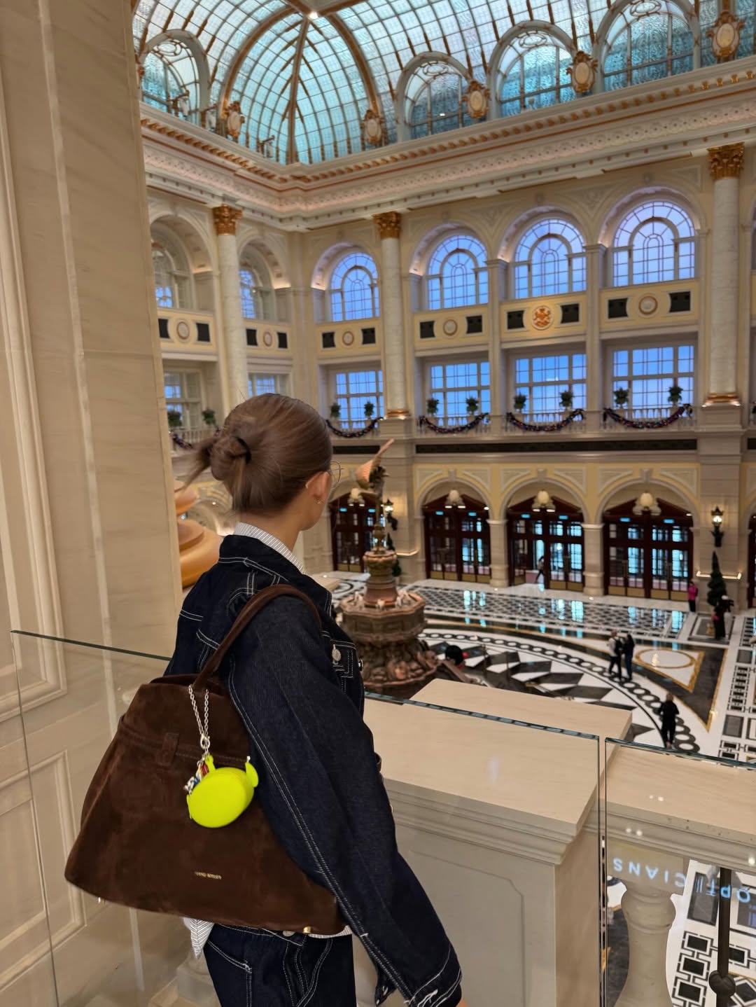 แพรวา - ณิชาภัทร ฉัตรชัยพลรัตน์