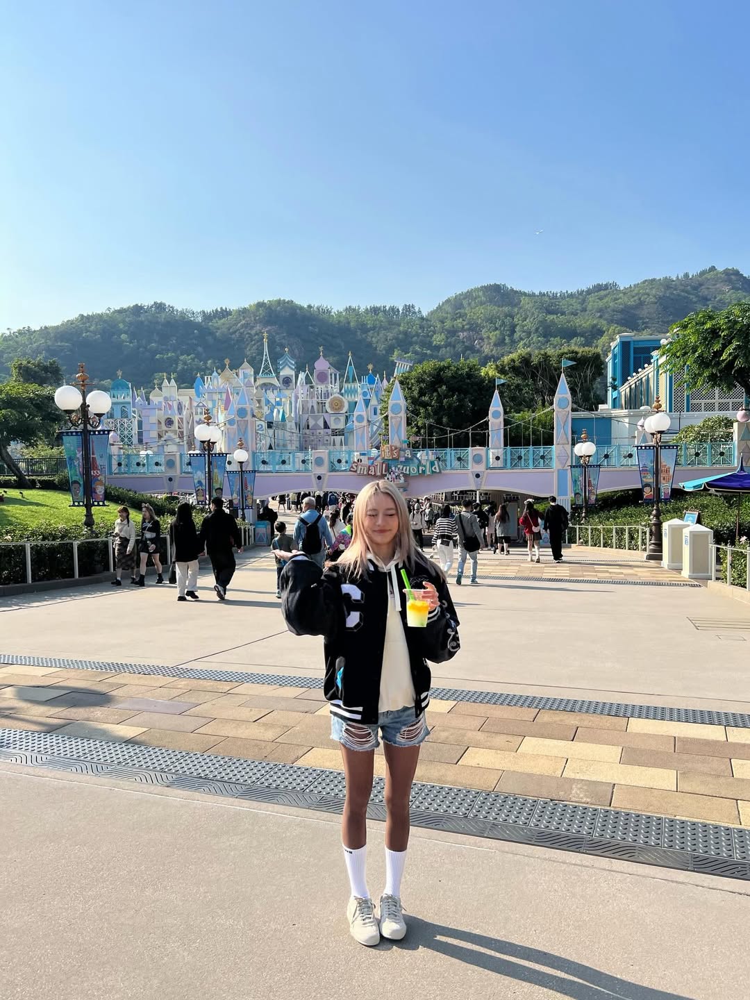 แพรวา - ณิชาภัทร ฉัตรชัยพลรัตน์