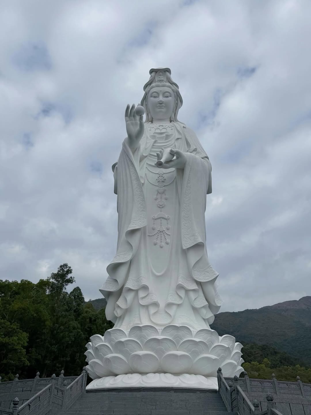 แพรวา - ณิชาภัทร ฉัตรชัยพลรัตน์