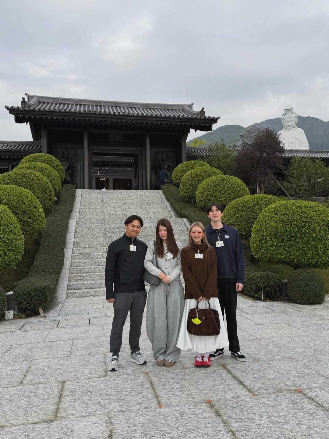 แพรวา - ณิชาภัทร ฉัตรชัยพลรัตน์