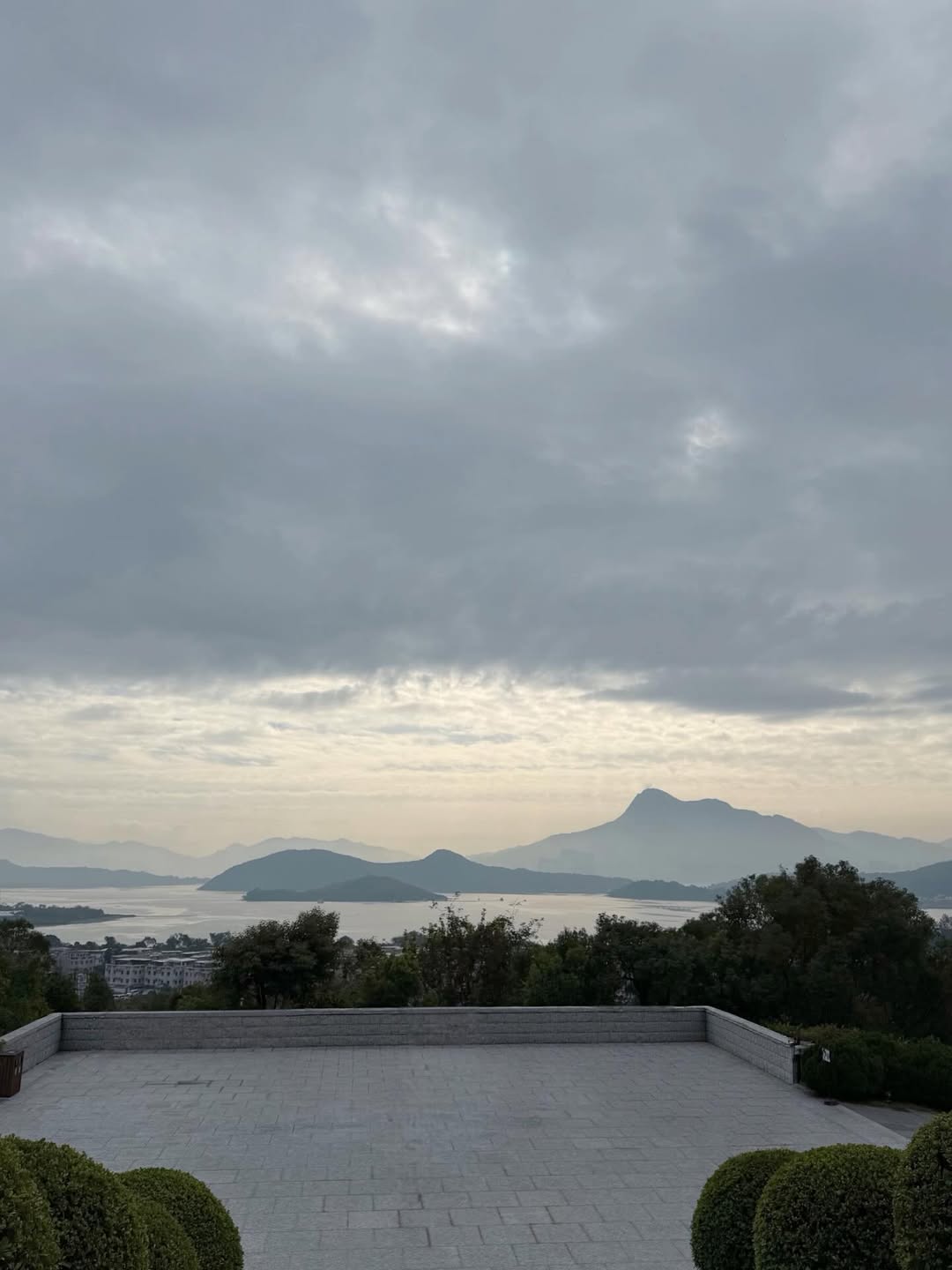 แพรวา - ณิชาภัทร ฉัตรชัยพลรัตน์