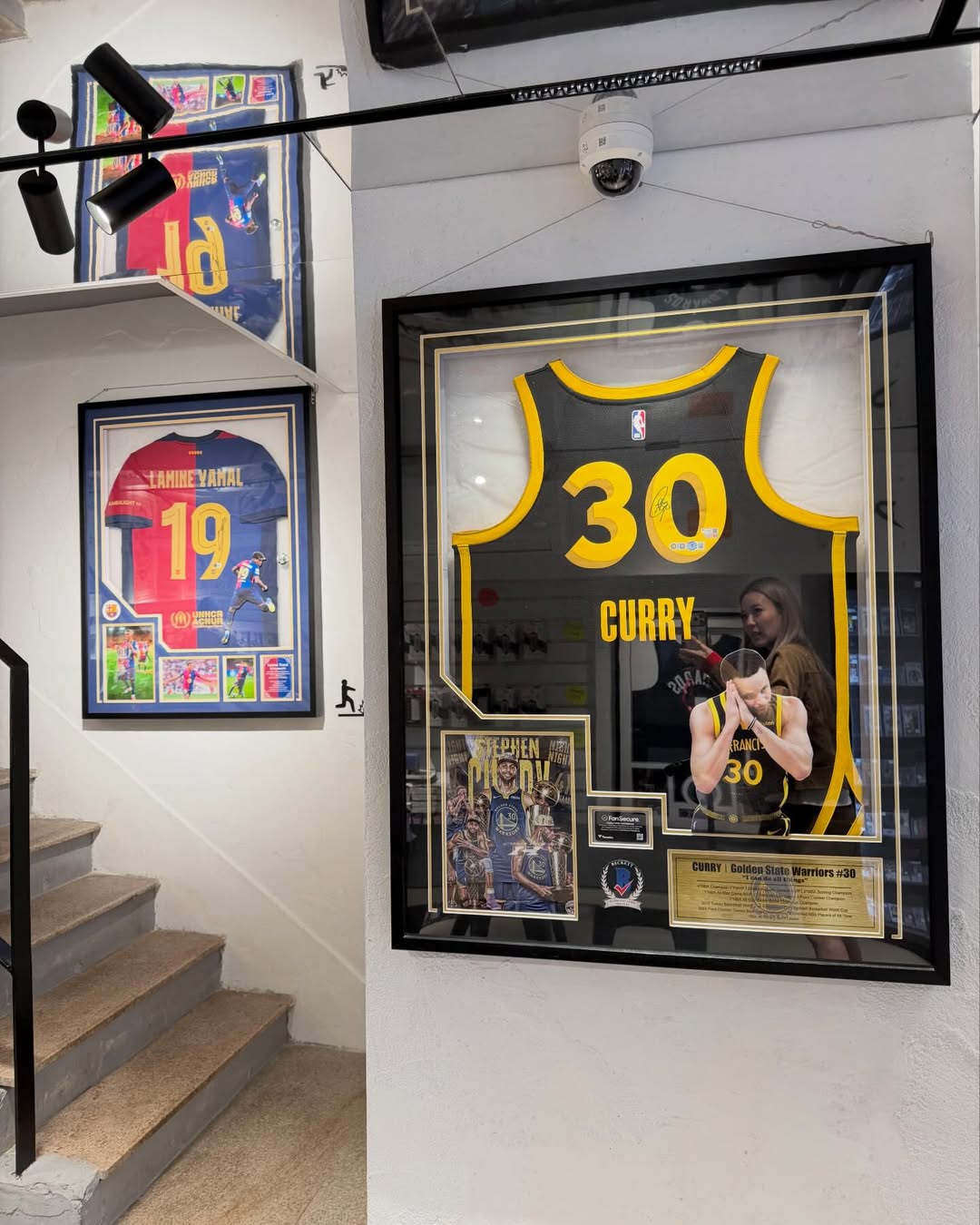 แพรวา - ณิชาภัทร ฉัตรชัยพลรัตน์