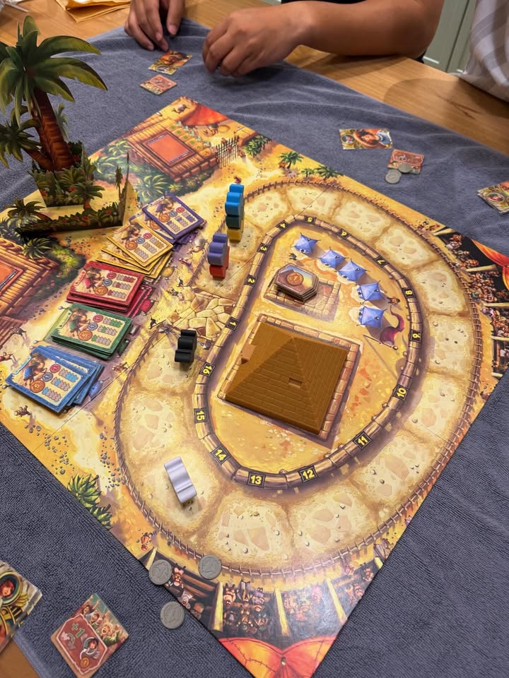 แพรวา - ณิชาภัทร ฉัตรชัยพลรัตน์