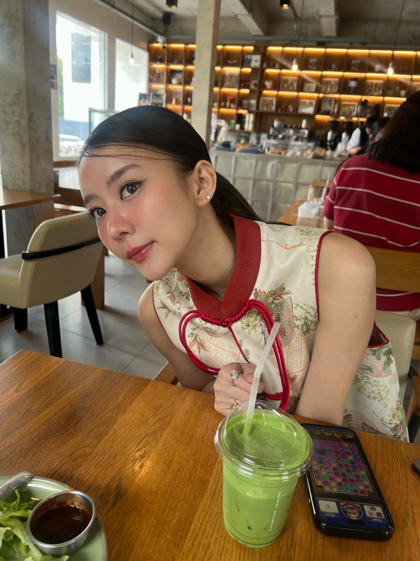 แพรวา - ณิชาภัทร ฉัตรชัยพลรัตน์