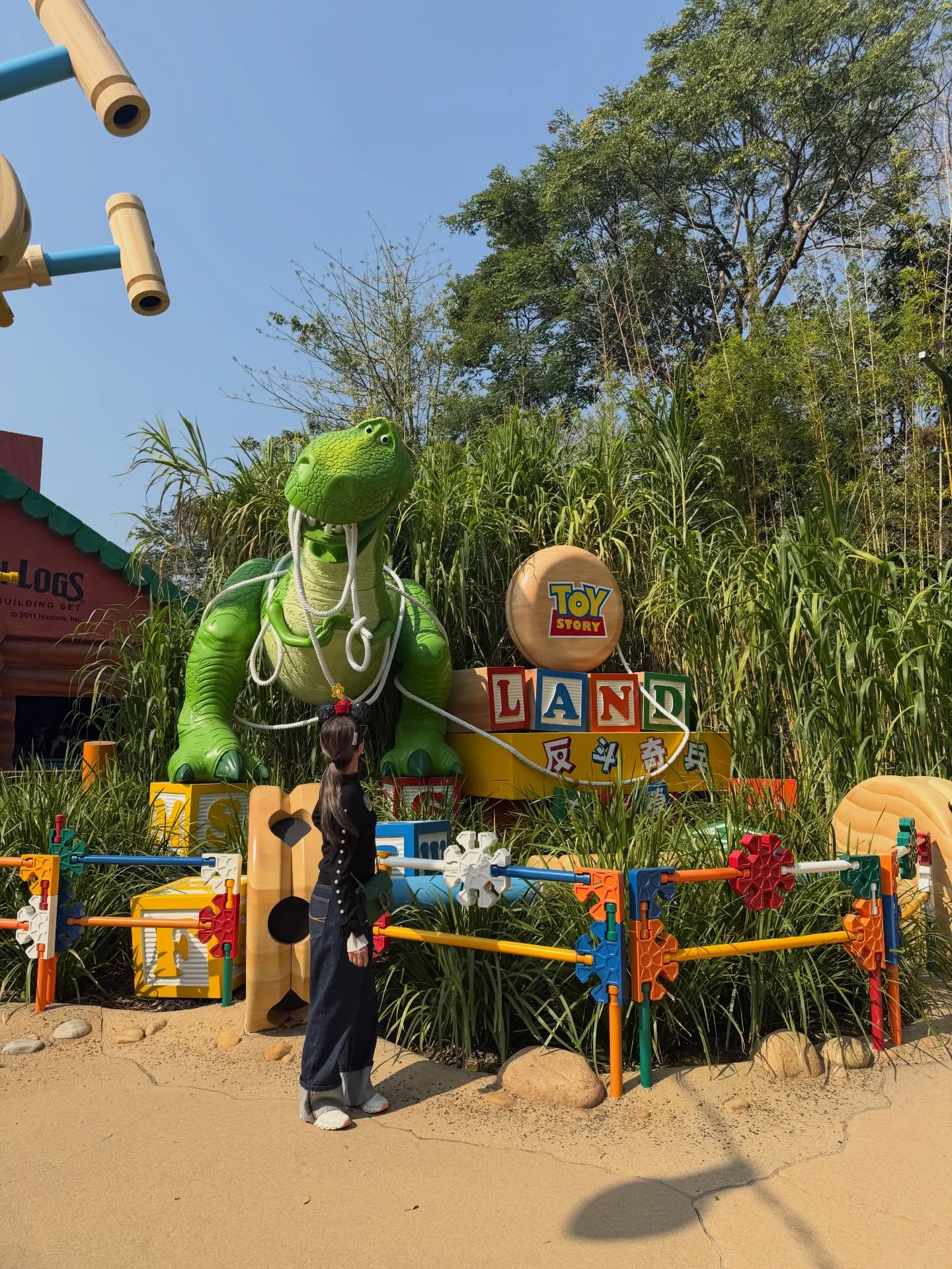 แพรวา - ณิชาภัทร ฉัตรชัยพลรัตน์