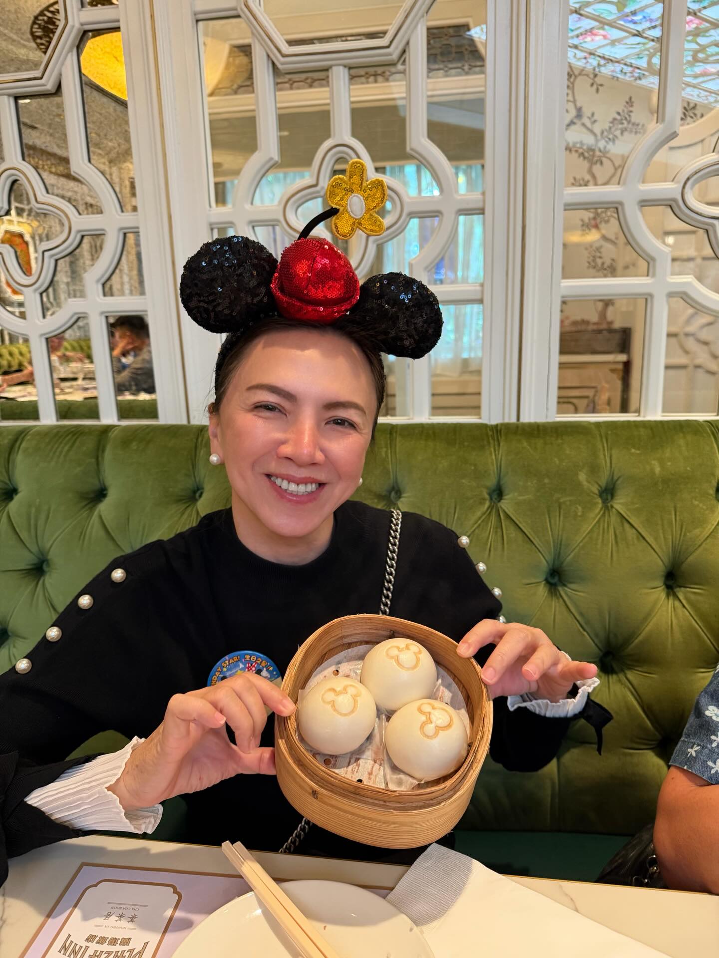 แพรวา - ณิชาภัทร ฉัตรชัยพลรัตน์