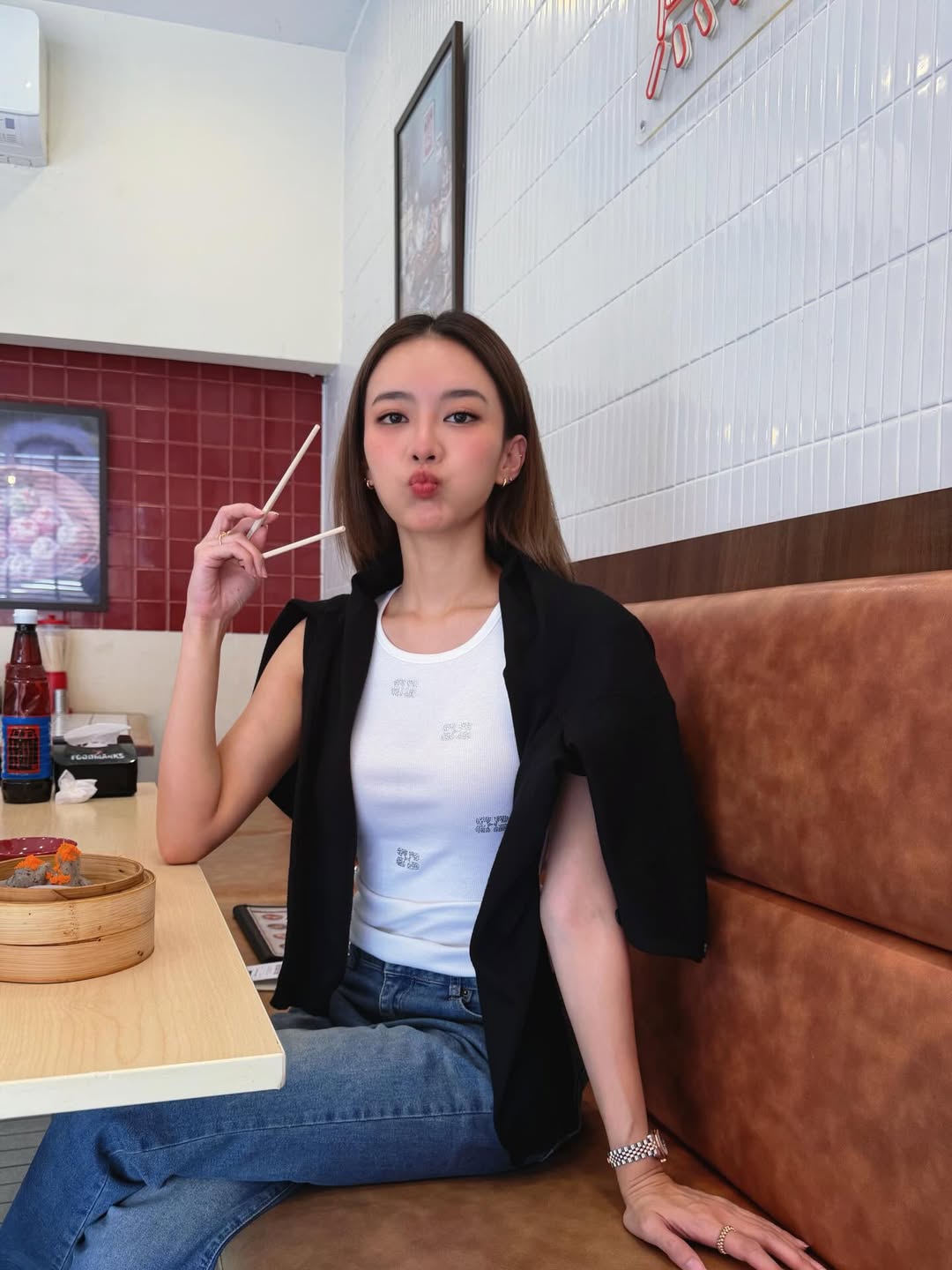 แพรวา - ณิชาภัทร ฉัตรชัยพลรัตน์