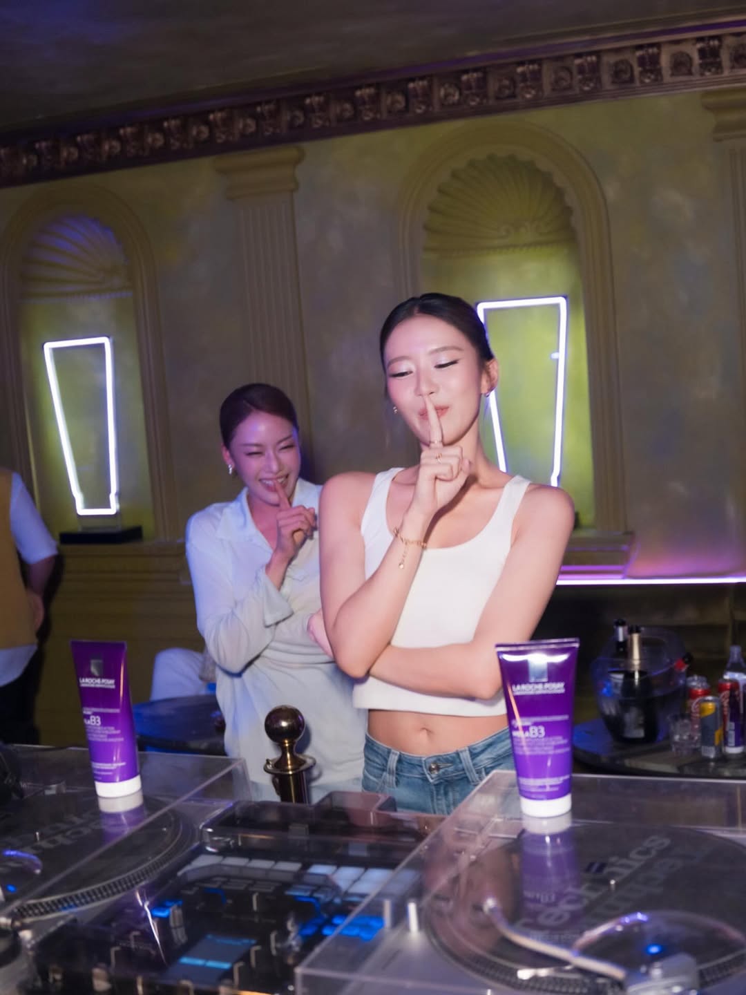 แพรวา - ณิชาภัทร ฉัตรชัยพลรัตน์