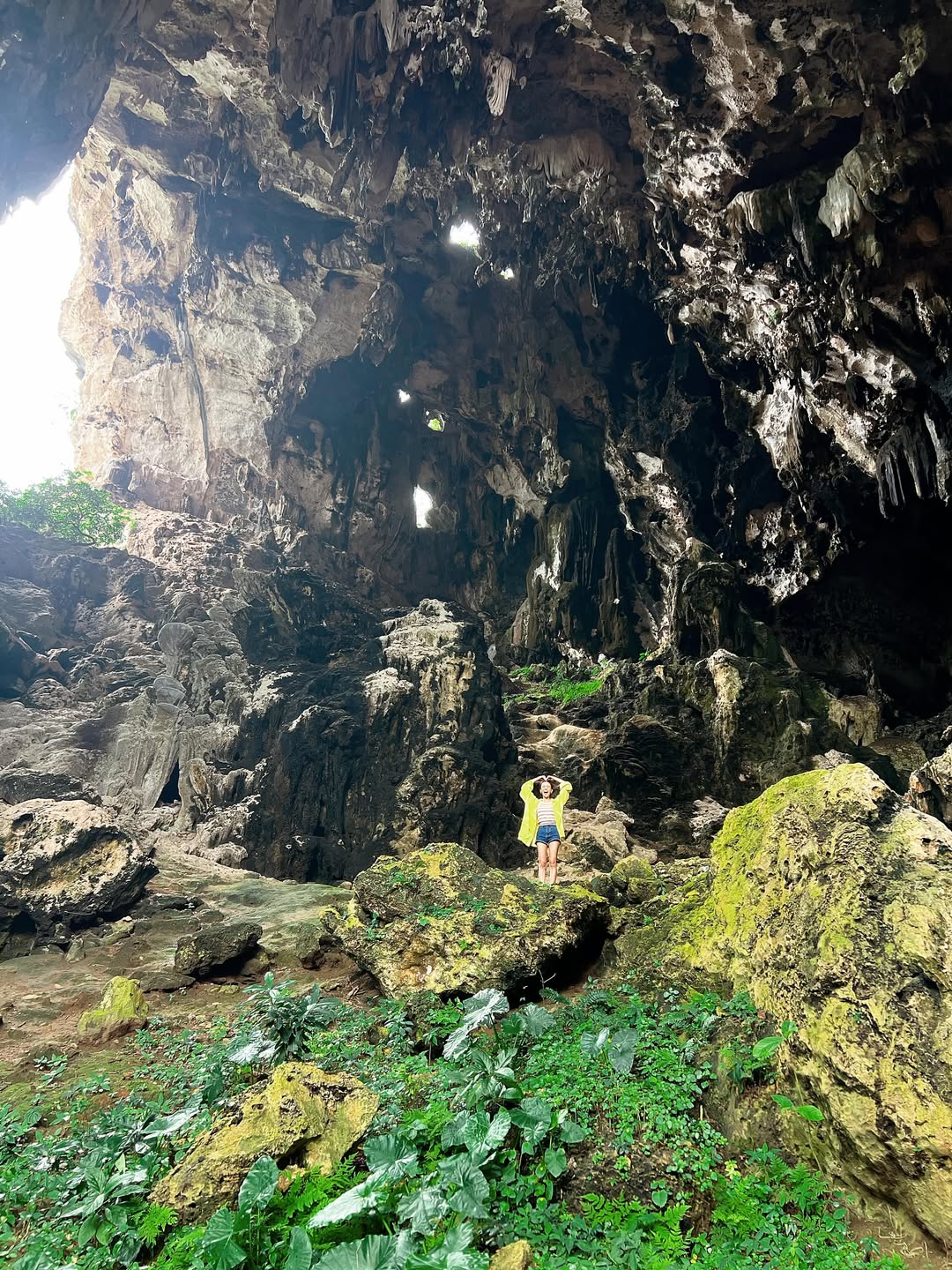 แพรวา - ณิชาภัทร ฉัตรชัยพลรัตน์