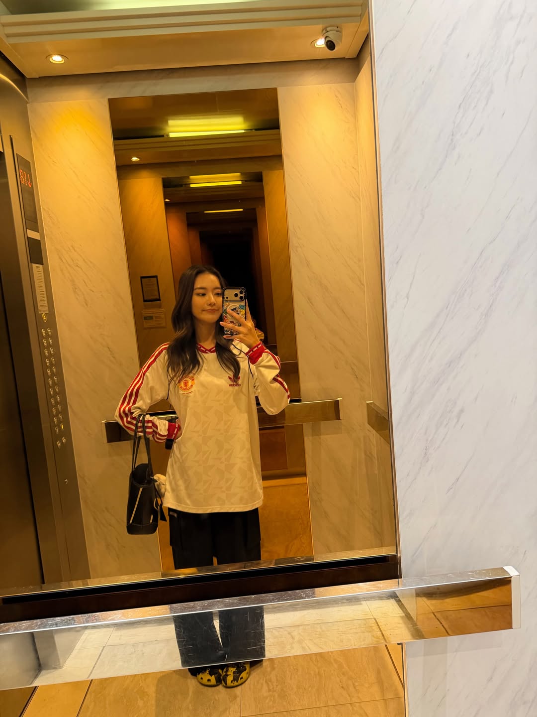 แพรวา - ณิชาภัทร ฉัตรชัยพลรัตน์
