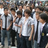 บุกกอง เด็กเดน ถ่ายฉากใหญ่ ยกพวกตีกันกว่า 300 ชีวิต