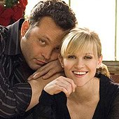 รีส เผยวิธีแก้ความต่างของส่วนสูงใน Four Christmases