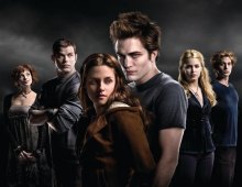 Twilight กระแสแรง ดันผู้สร้างทำภาคต่อชื่อ New Moon