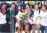 แสดงความยินดีกับ วอย นาธาน โอ๋ รับปริญญาสวนสุนันทา