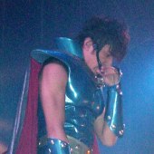 คอนเสิร์ต เจย์ โชว ในเมืองไทย อลังการแสง สี เสียง เสื้อผ้า
