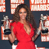 รายชื่อผู้ได้รับรางวัล MTV Video Music Awards 2009