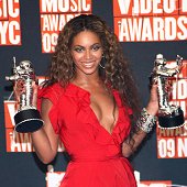 รายชื่อผู้ได้รับรางวัล MTV Video Music Awards 2009