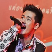 อ๊อฟ งัดกลเม็ดเด็ดทั้งร้องทั้งเต้นใน Aof Scene Concert